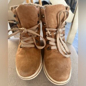Cliffs by White Mountain Size 8 Winter Boots. Camel color.